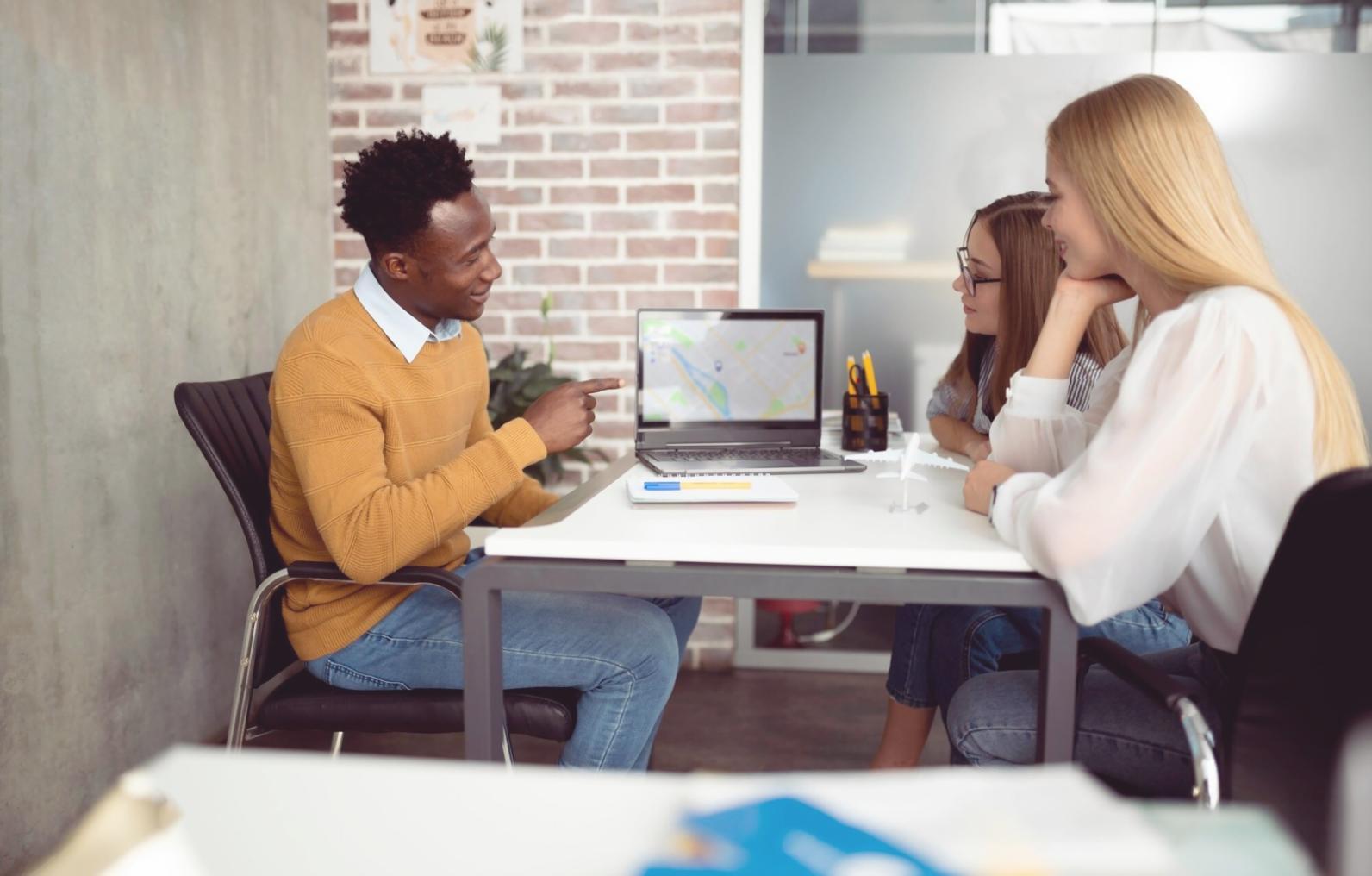 Sesión de trabajo con cliente de mosylenquora